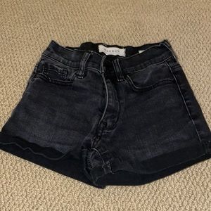 The shortie black Pacsun Jean shorts!!